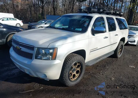 2010 Chevrolet Suburban 1500 Ltz z USA, uszkodzony, nr VIN 1GNUKKE36AR211783